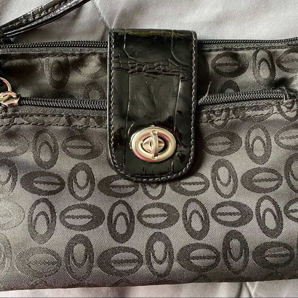Chateau Black wristlet 